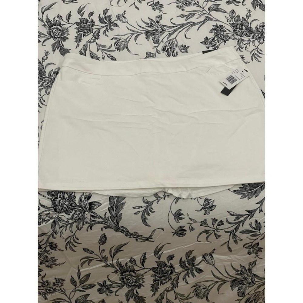New Napa Valley 18 White Skort with‎ Pockets and Comfort Waistband